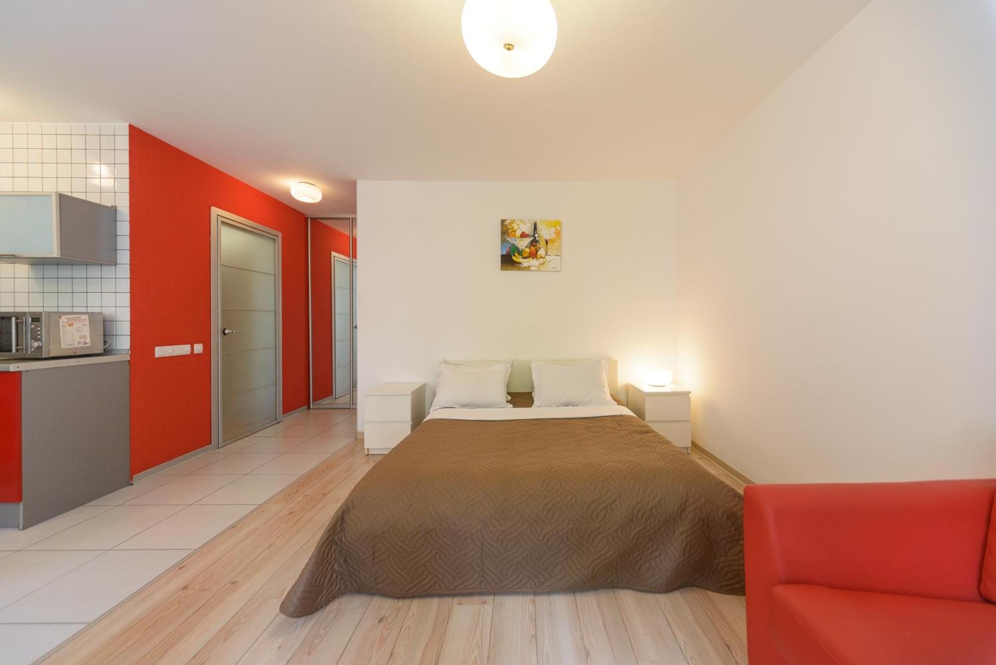 Studio Red Apartment Balcony,832713809:JPEG